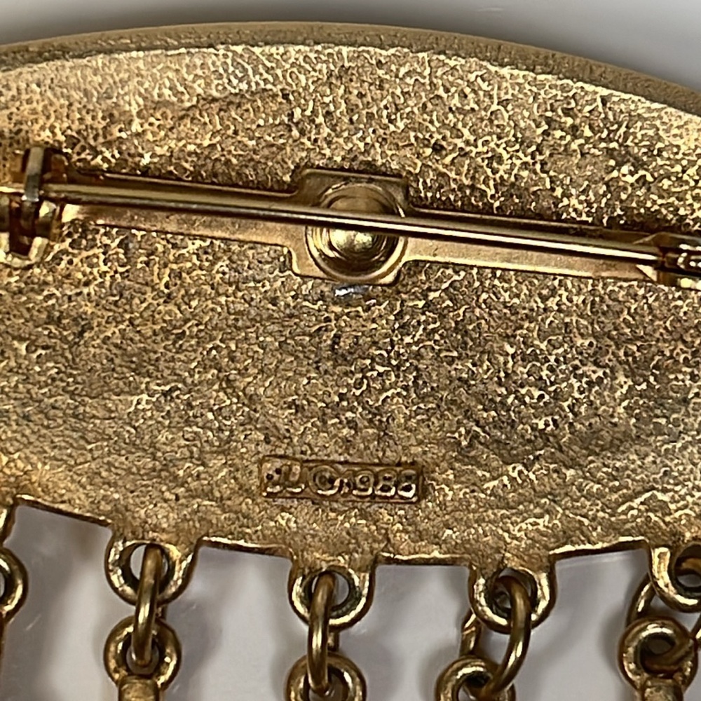 Vintage.Brooch with black plastic, Signed JJ 1988 South Western style. - Picture 5 of 5